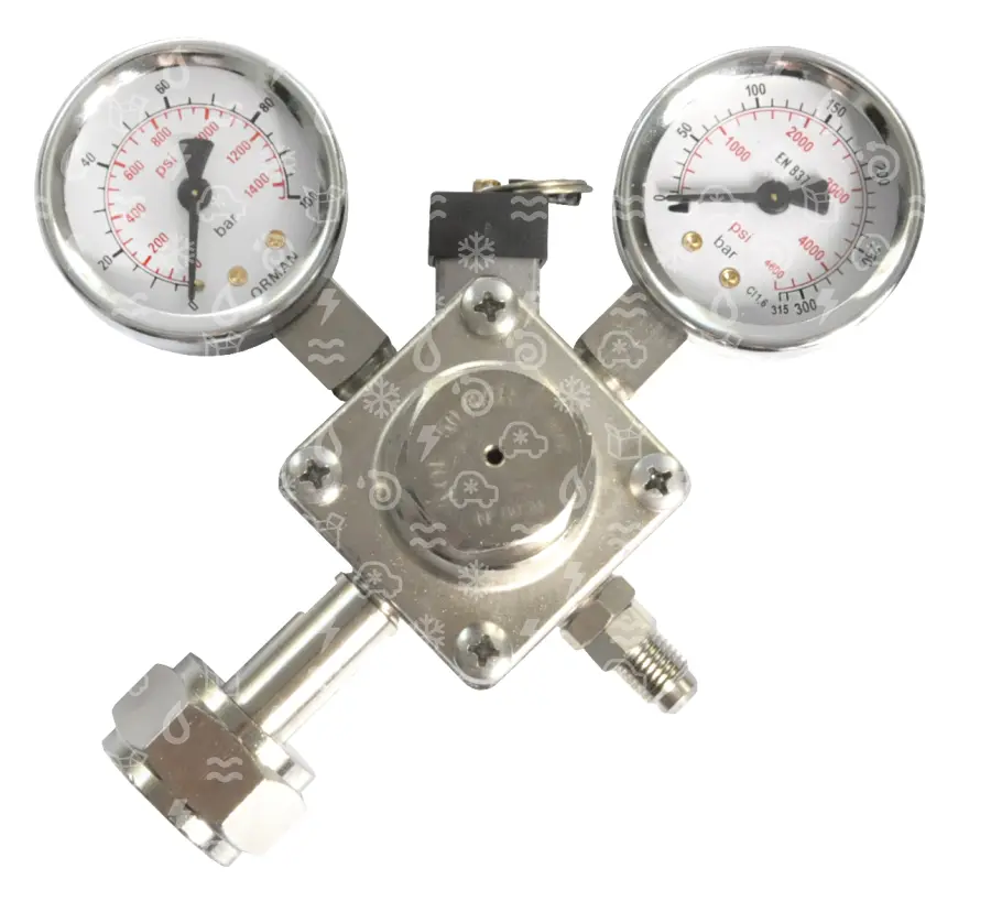 regulátor tlaku s manometry, z 200 bar na 0-50 bar, 1/4